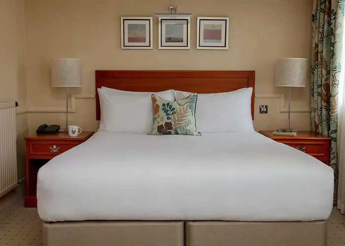 North Lakes Hotel And Spa